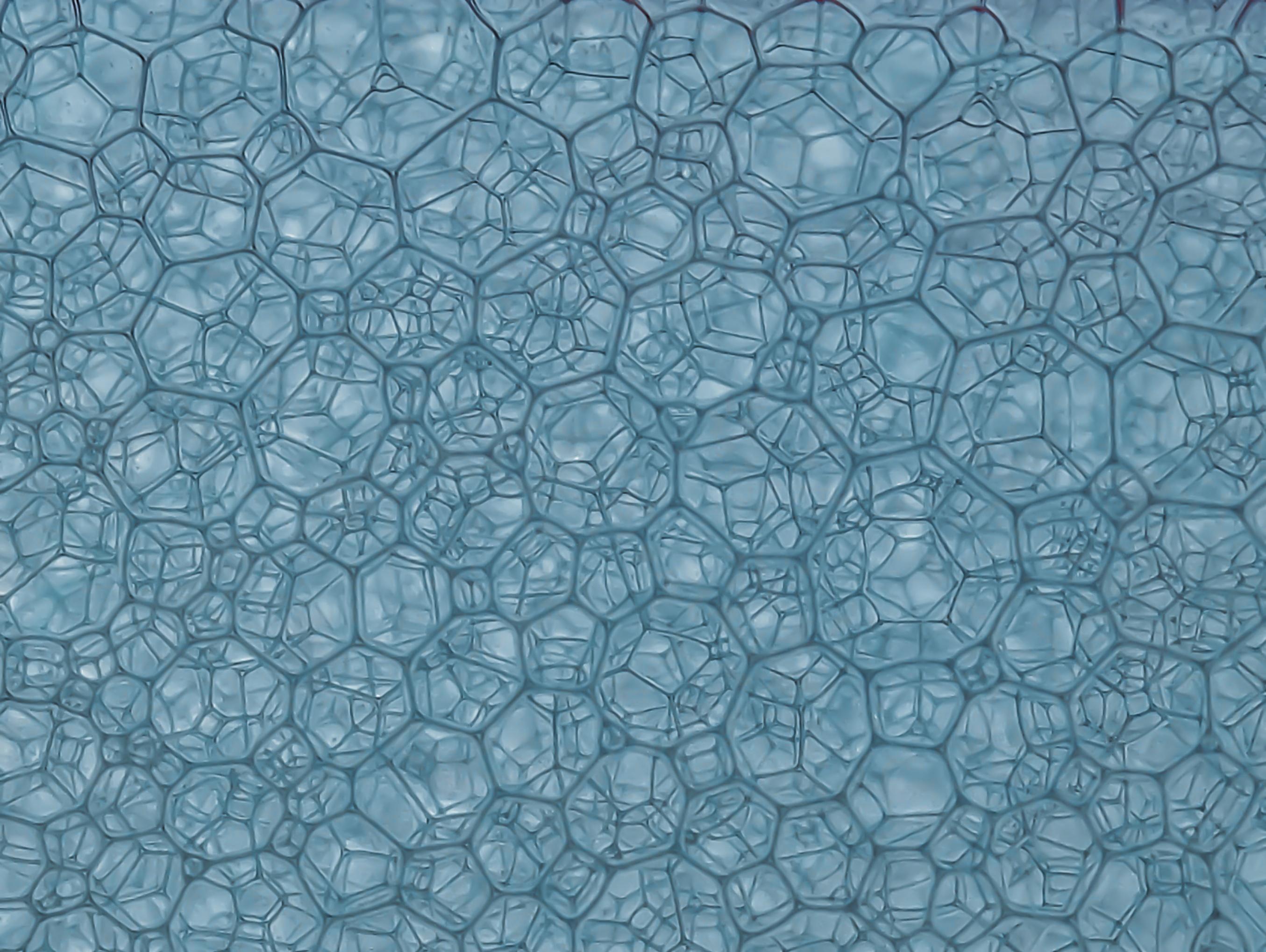 又一項新認知:高分子塑料表面呈橡膠狀!